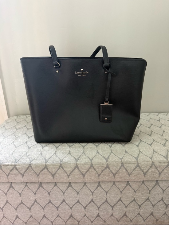 kate spade Handbags - kate spade Black Pebbled Leather Tote with Luggage Tag
